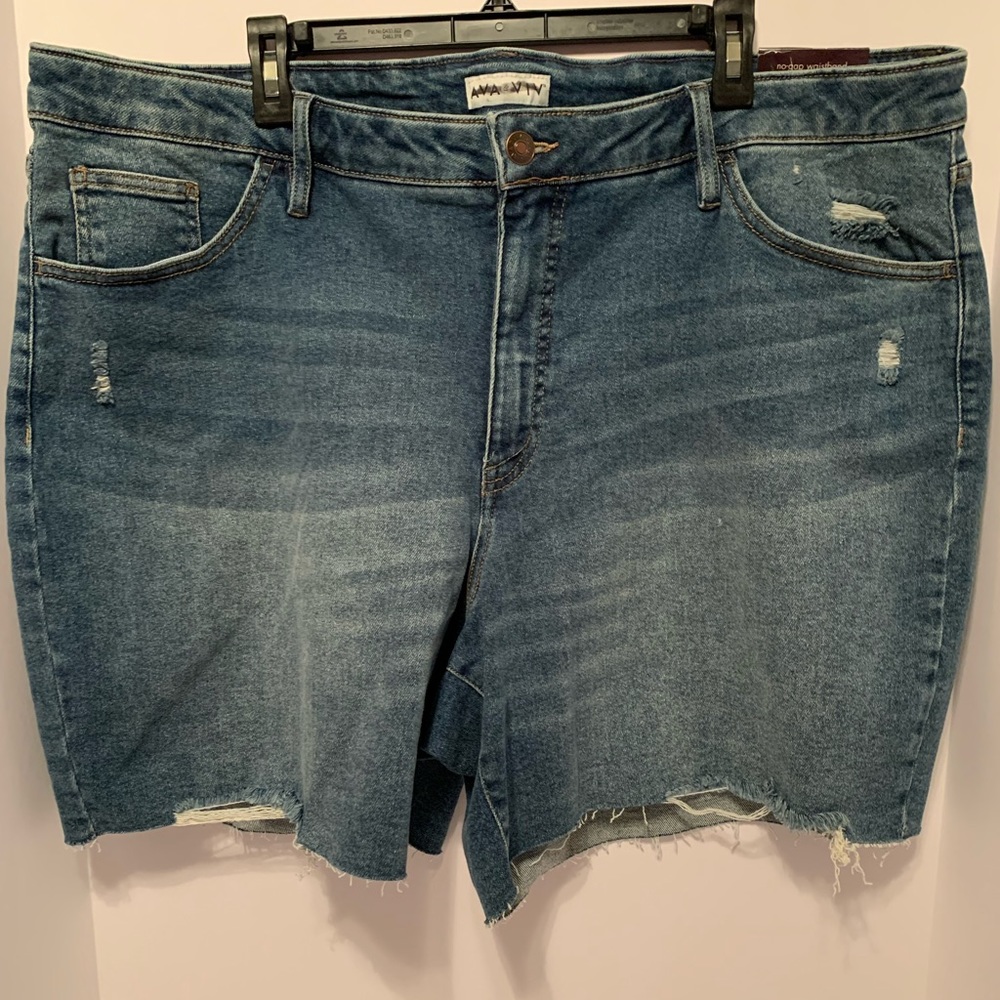 NWT Ava Viv Distressed Blue Jean Shorts